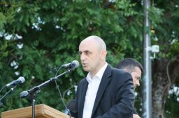 IMG_1648_th.jpg