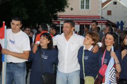 IMG_1811_th.jpg