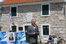 IMG_0372_th.jpg