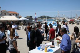 IMG_0405_th.jpg