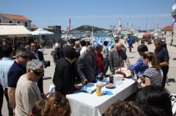 IMG_0415_th.jpg