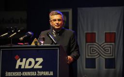 karamarko_baldekin05-080213_th.jpg