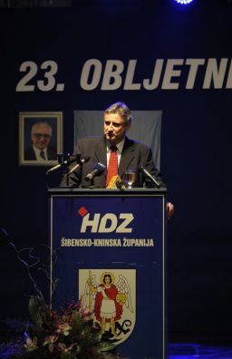 karamarko_baldekin12-080213_th.jpg